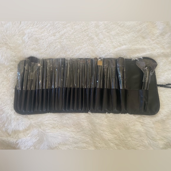 Makeup brushes - Picture 2 of 2